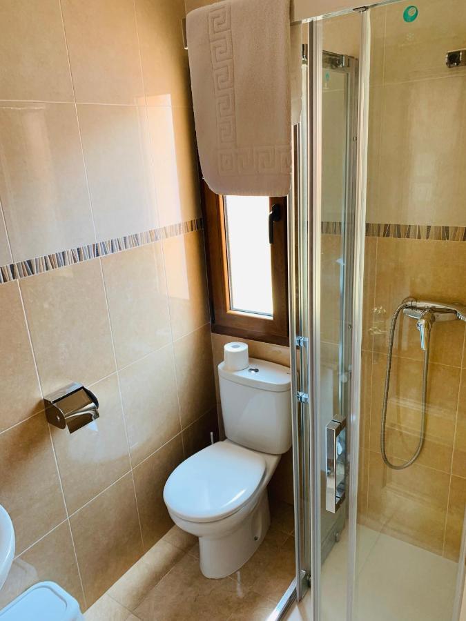 Hostal La Serna Hotel Potes Exterior photo